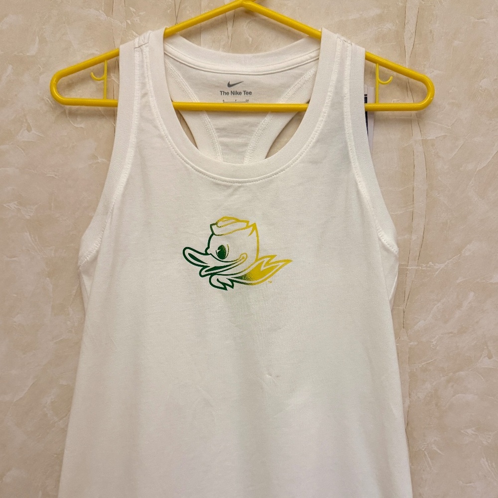 NIKE  t-back Tee NWT Womens Size S